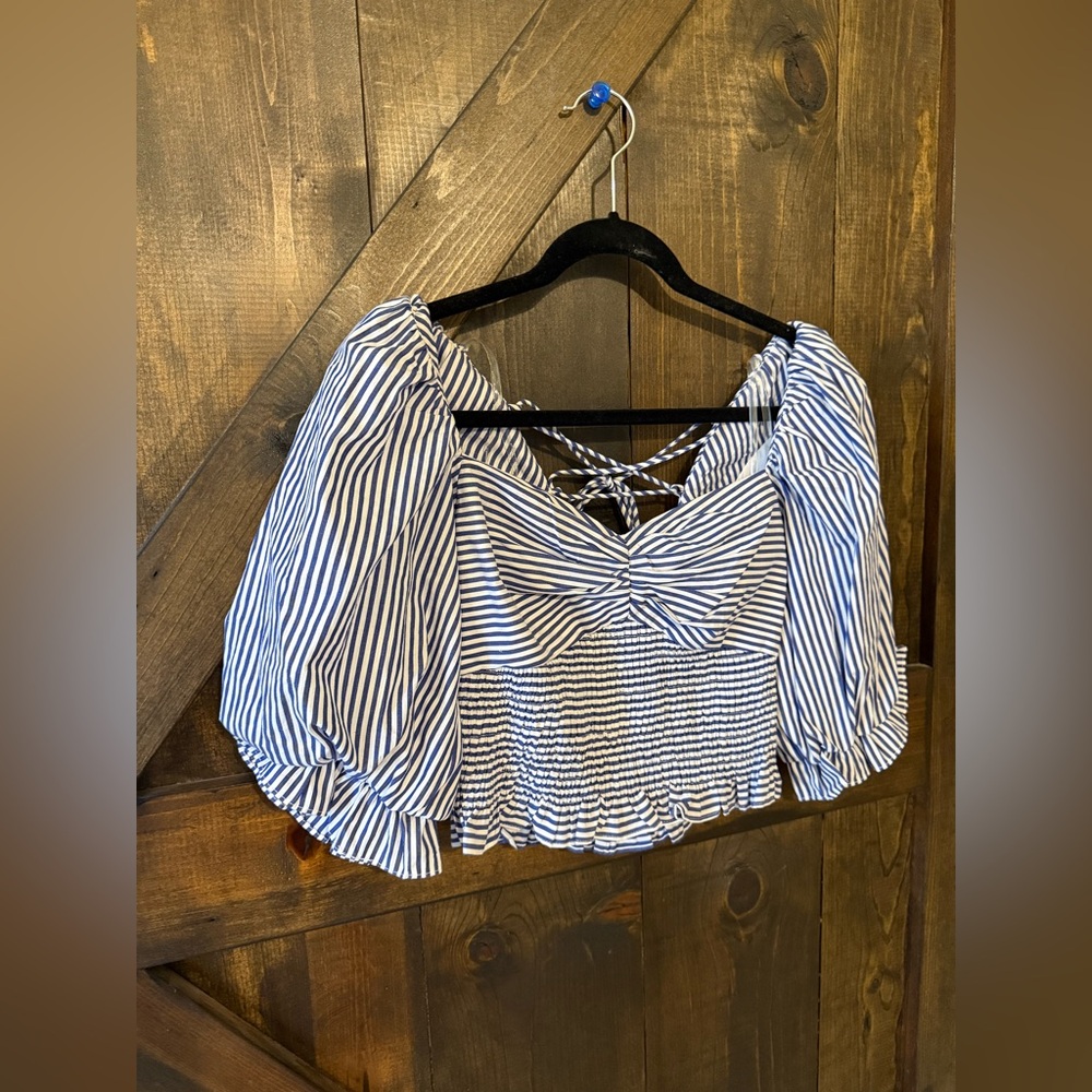 NWT cropped top with tie back